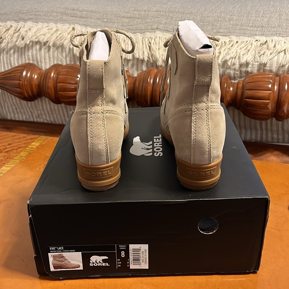Sorel Evie Lace Beige Suede Ankle Boots Size 8M - Picture 2 of 3